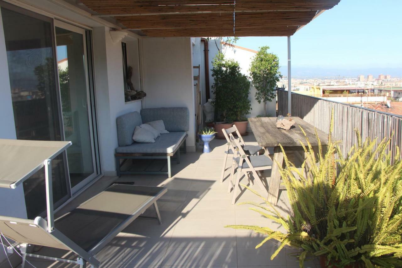 Апартаменти Mini Attico Panoramico Con Terrazza Кальярі Екстер'єр фото